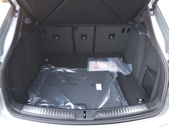 Used 2025 Porsche Macan image 15