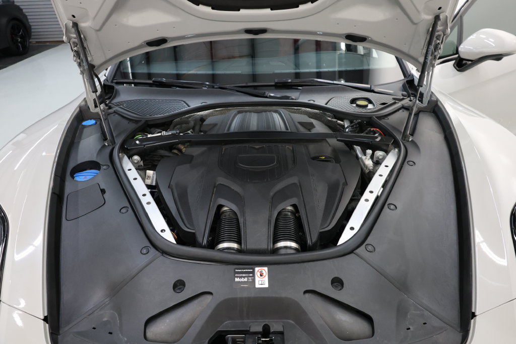 Used 2026 Porsche Panamera image 98