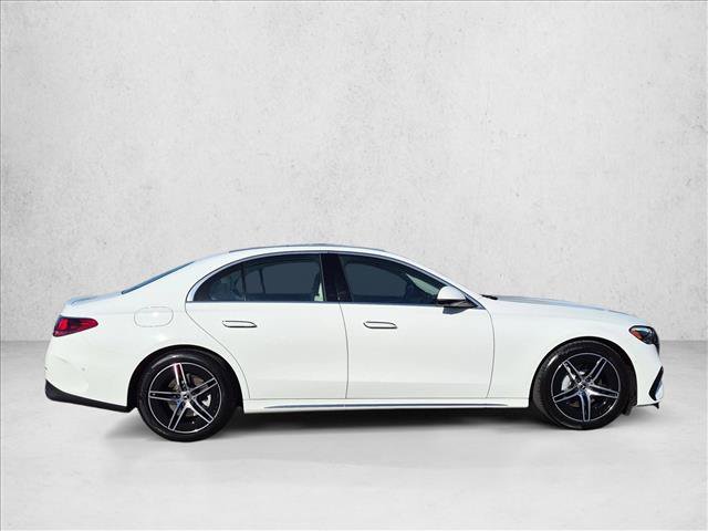 Used 2025 Mercedes-Benz E 350 4MATIC Sedan image 4