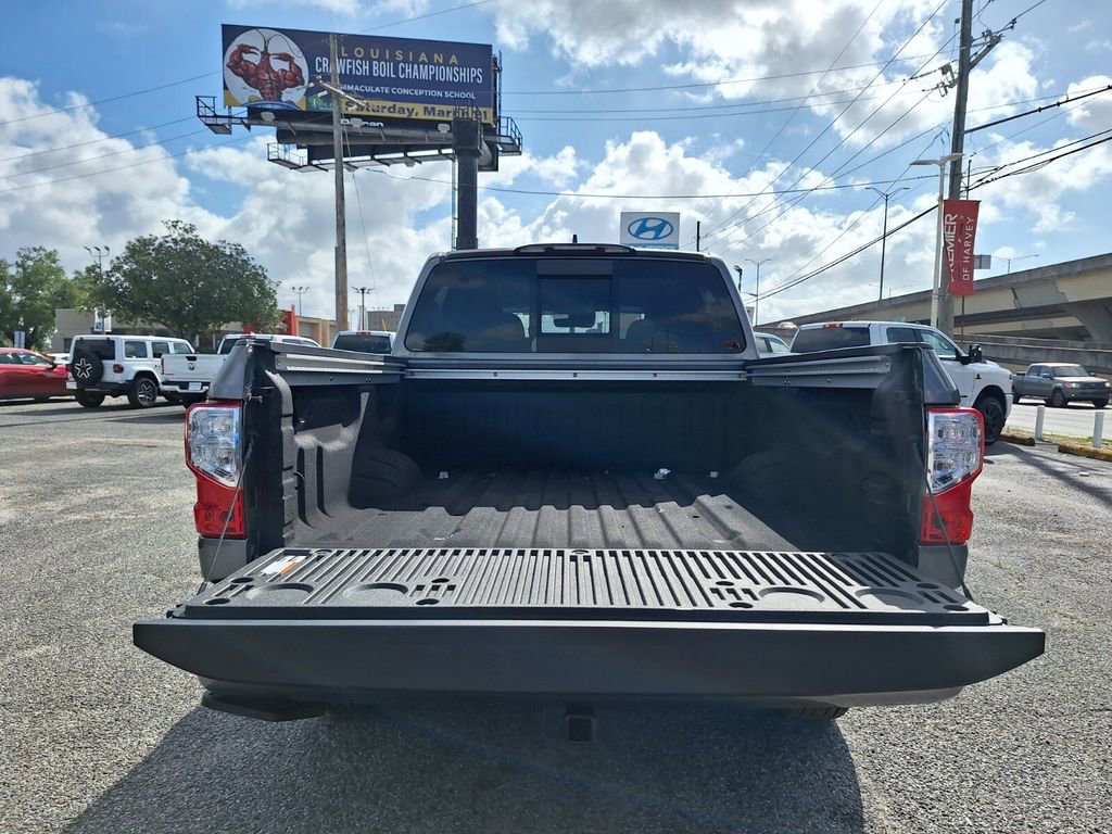Used 2024 Nissan Titan SV w/ SV Convenience Package image 25