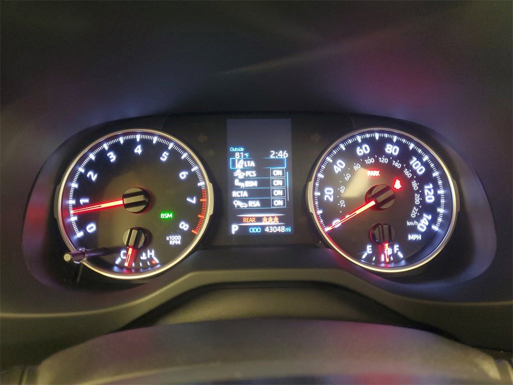 Used 2019 Toyota RAV4 XLE Premium image 24