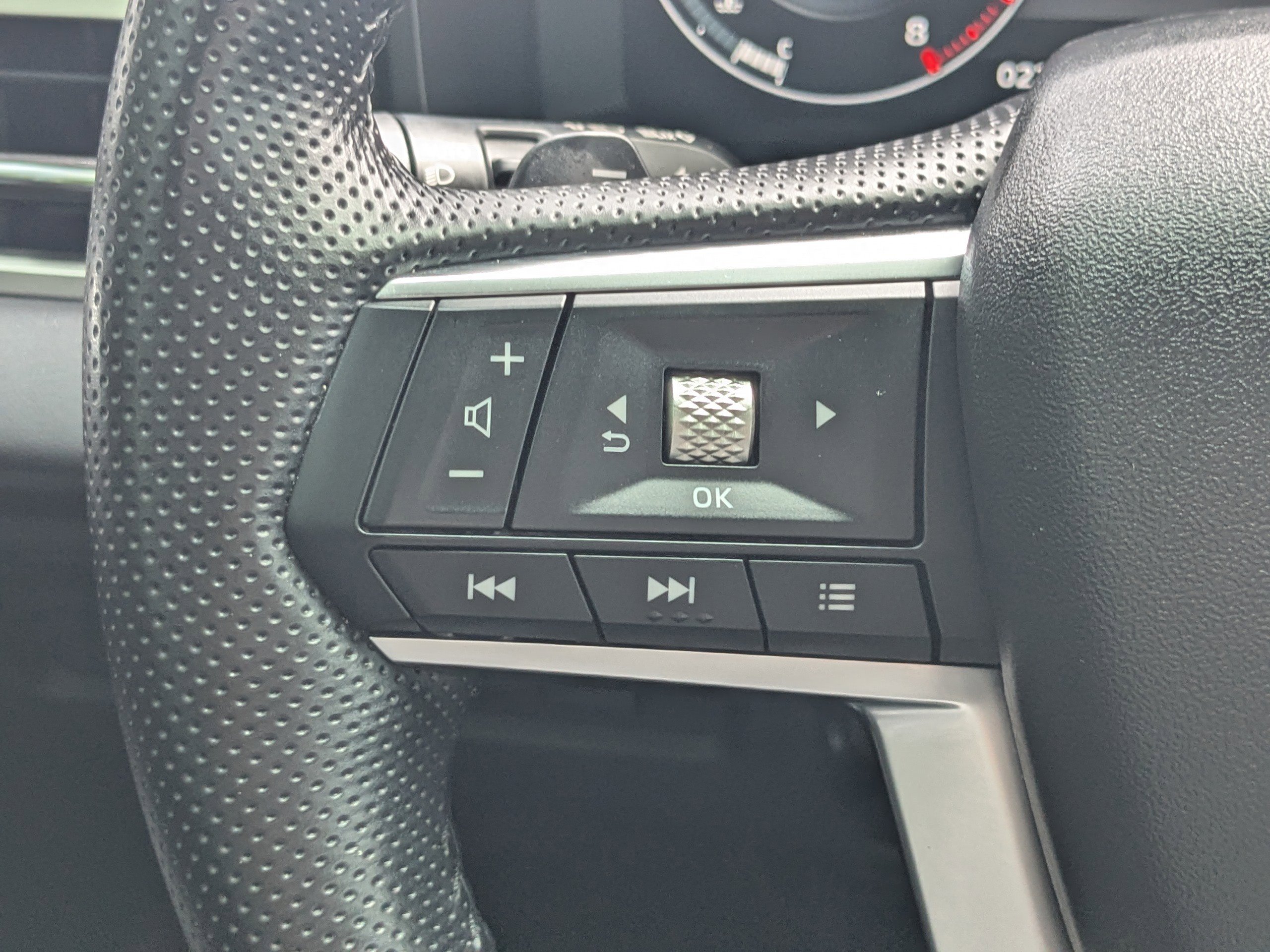 Used 2024 Mitsubishi Outlander SEL FWD image 24