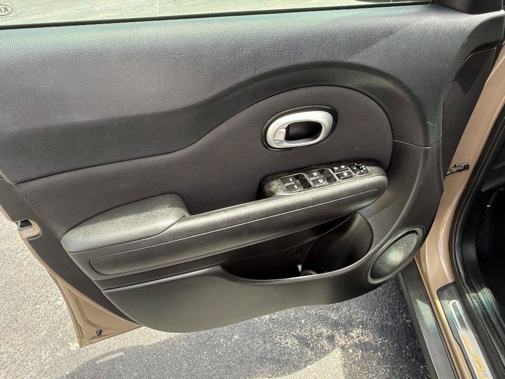 Used 2014 Kia Soul + w/ UVO w/Eservices Package FWD image 11