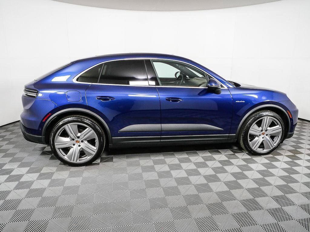 New 2026 Porsche Macan Electric RWD image 29