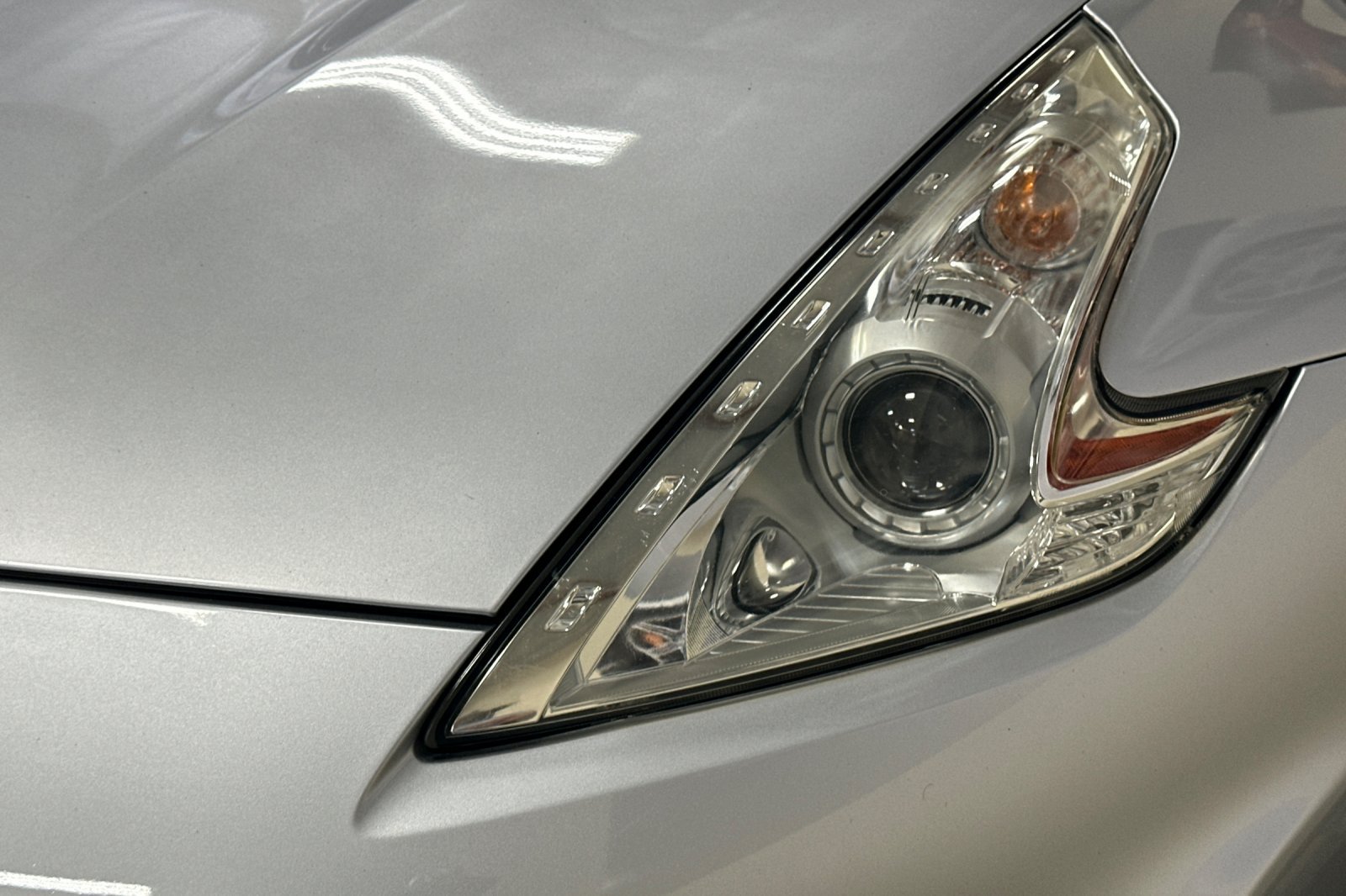Used 2013 Nissan 370Z Coupe RWD image 48