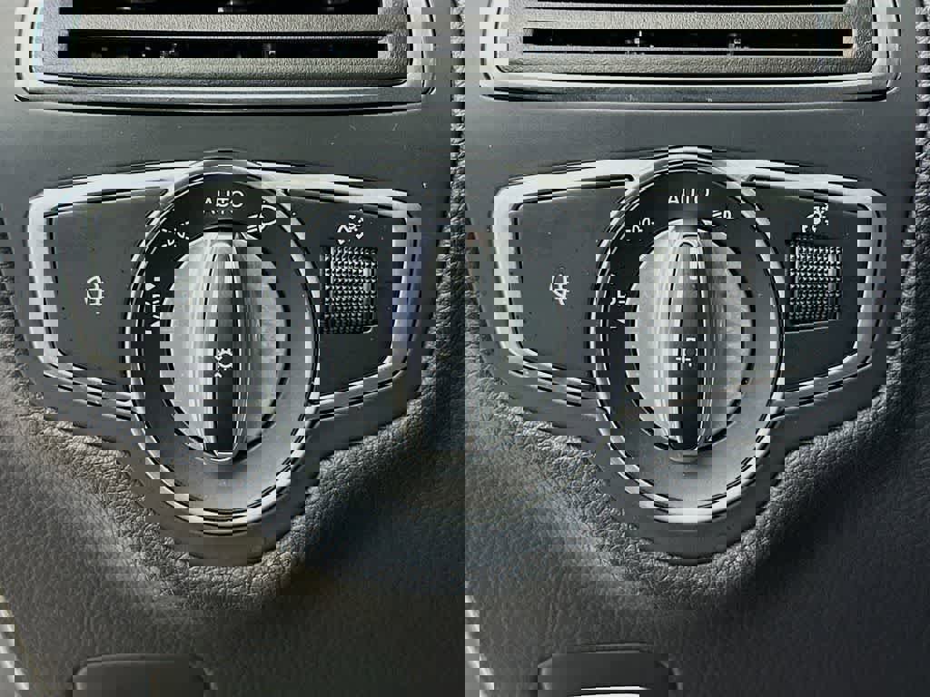 Used 2020 Mercedes-Benz C 300 Sedan image 26