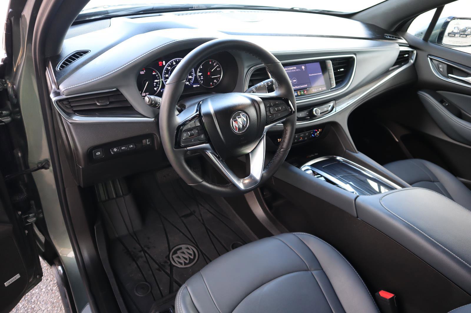 Used 2022 Buick Enclave Premium w/ Experience Buick Package image 18