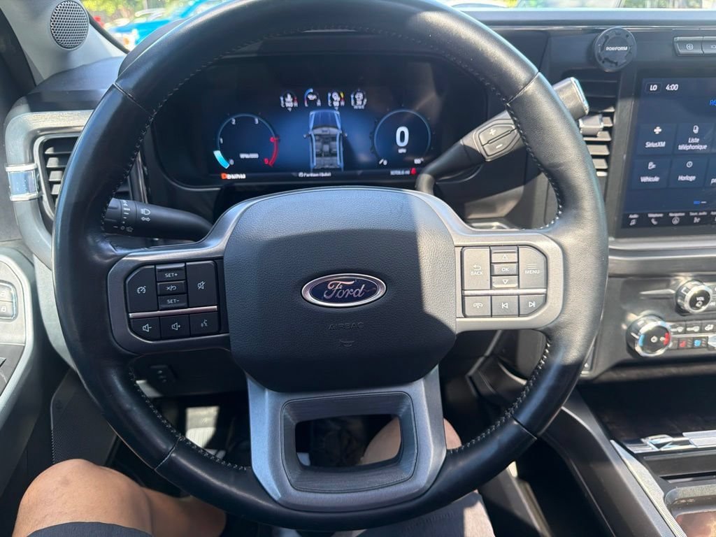 Used 2023 Ford F250 Lariat w/ Black Appearance Package AWD/4WD image 27