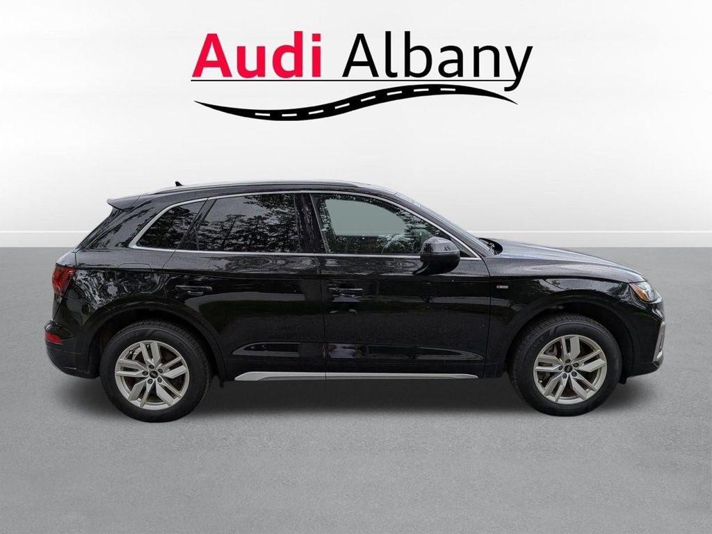 Certified 2023 Audi Q5 2.0T Premium w/ Convenience Package AWD/4WD image 3