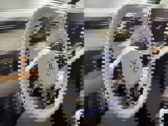 New 2025 Volkswagen ID. Buzz 1st Edition image 17