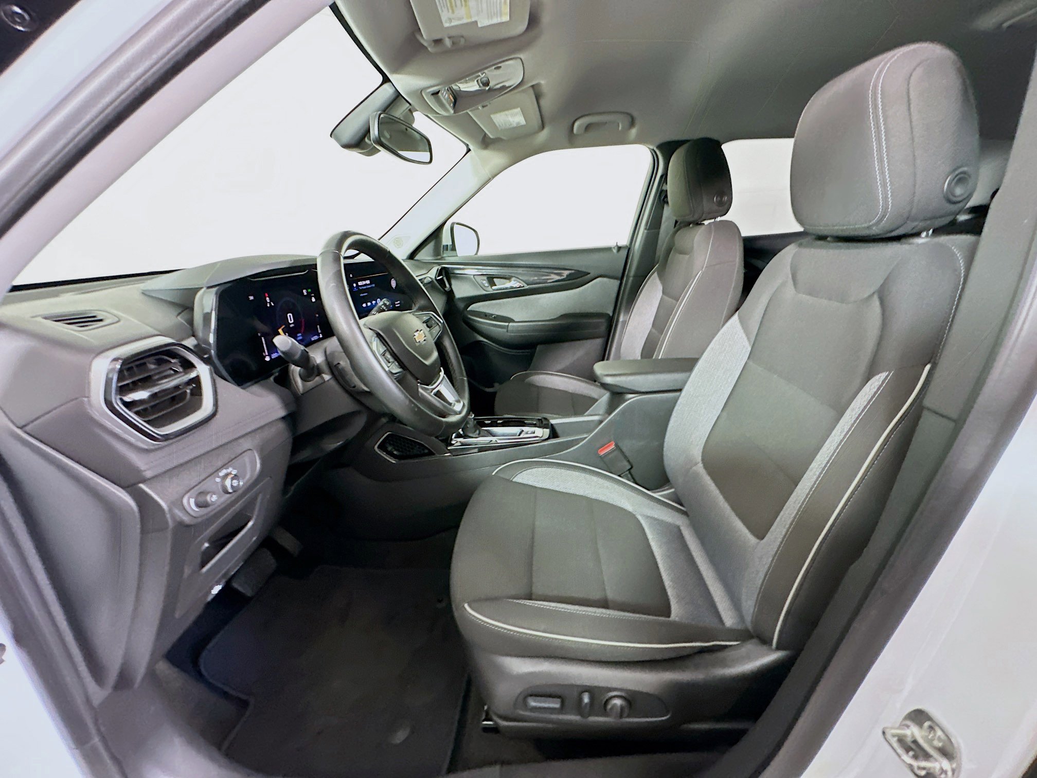 Used 2024 Chevrolet TrailBlazer LT w/ Convenience Package image 13