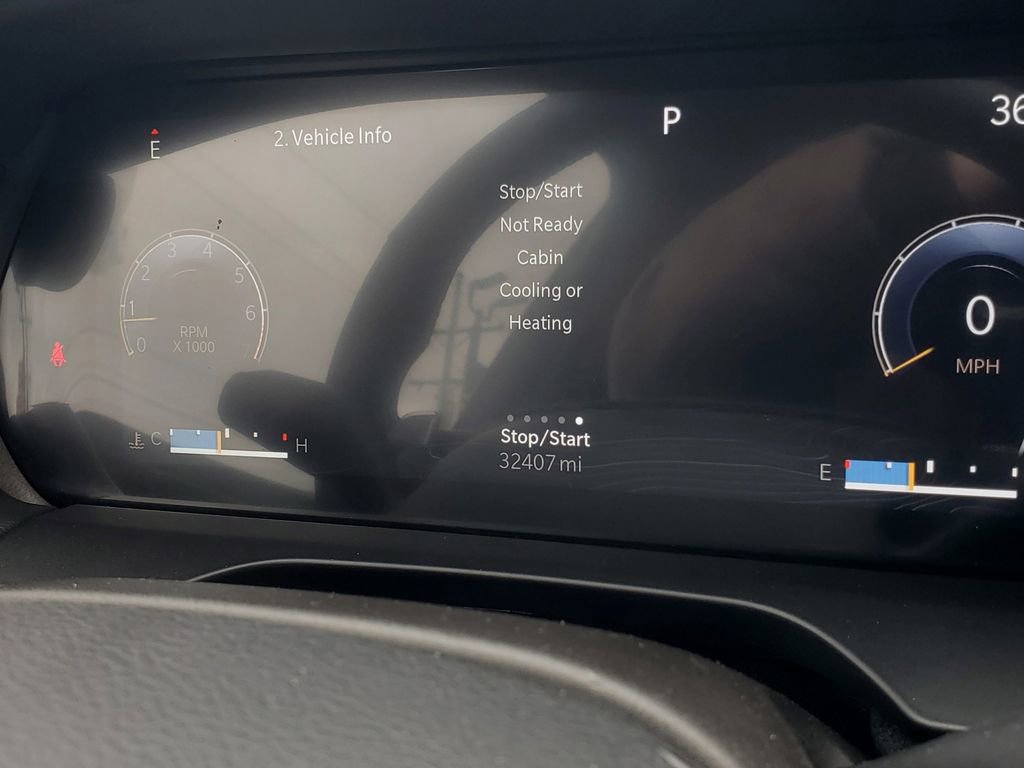 Used 2023 Jeep Grand Cherokee L Laredo image 16