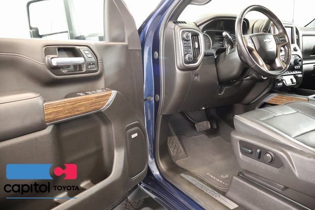 Used 2022 Chevrolet Silverado 3500 High Country w/ Z71 Off-Road Package AWD/4WD image 8