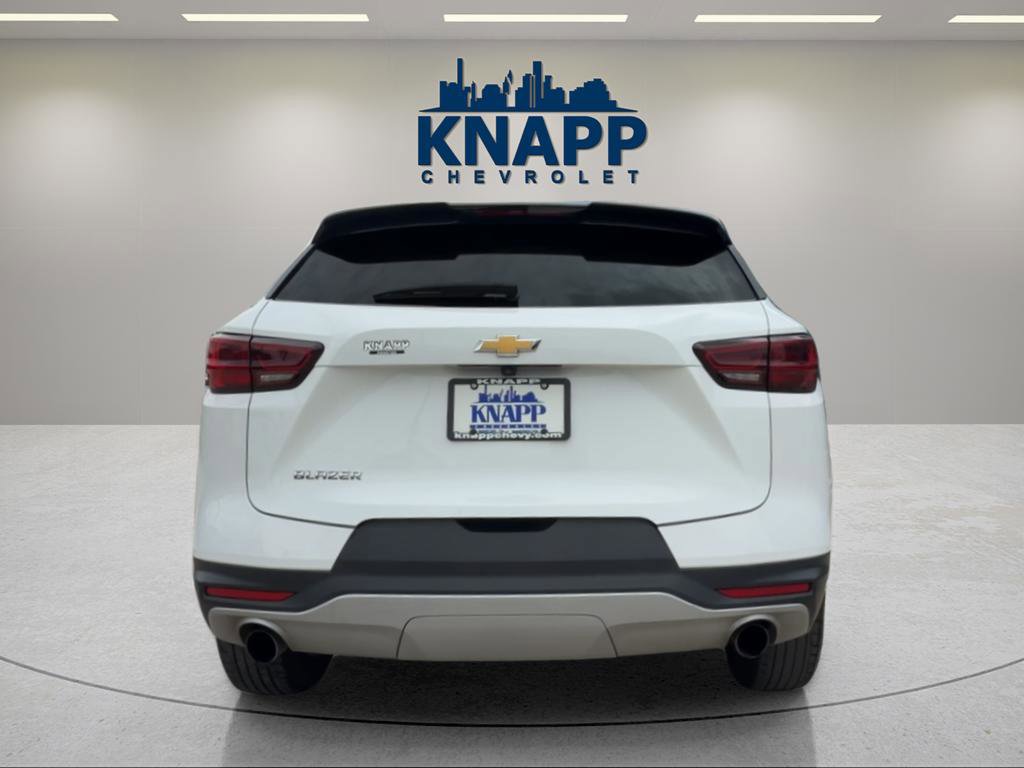 Used 2025 Chevrolet Blazer LT image 4