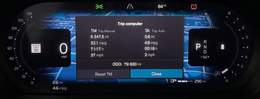 Used 2022 Volvo XC60 B5 Momentum w/ Climate Package AWD/4WD image 16