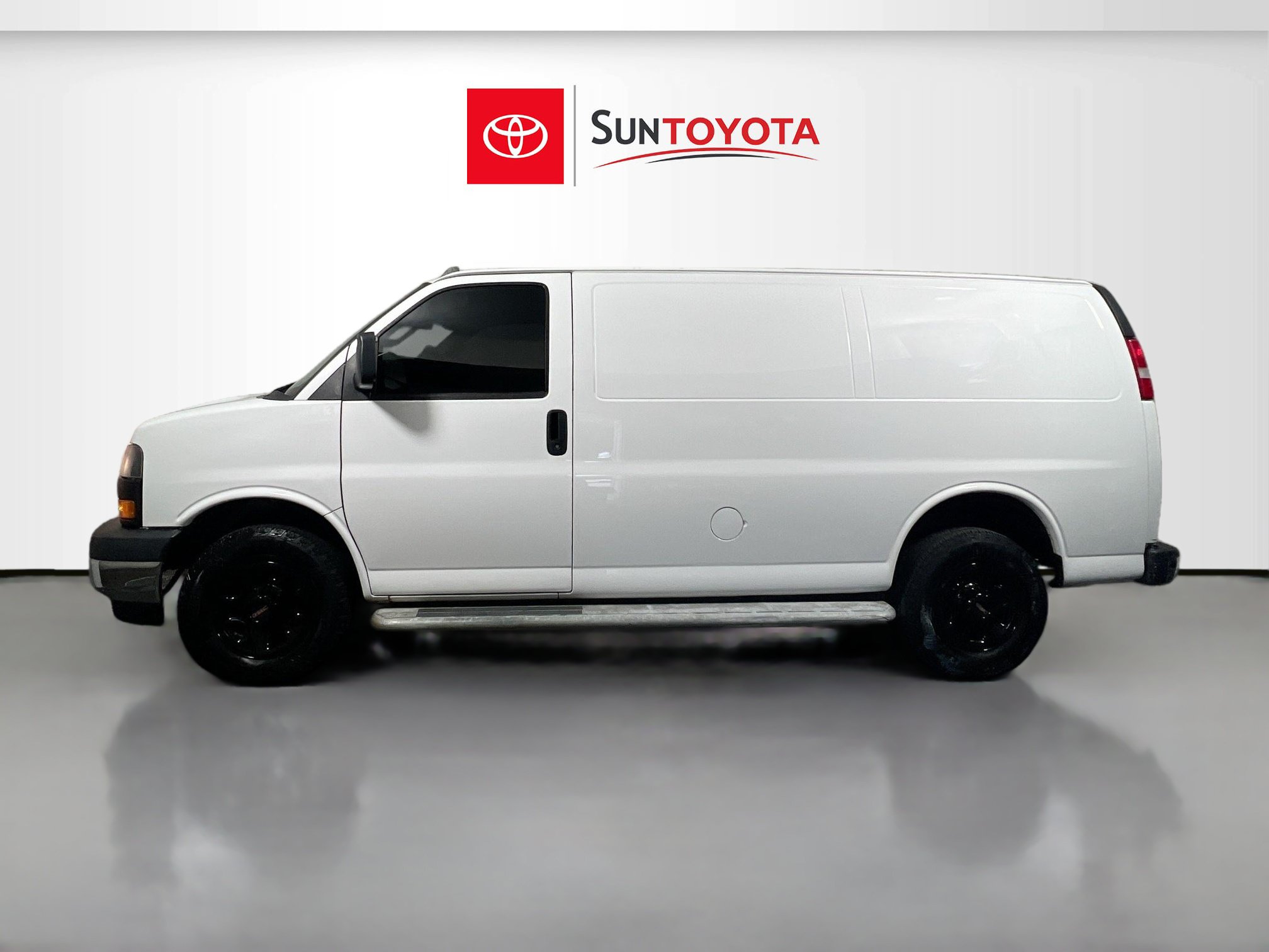 Used 2020 GMC Savana 2500 w/ Driver Convenience Package RWD image 7