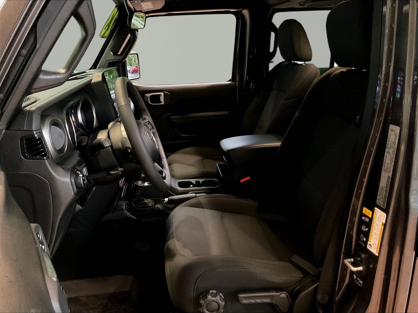 Used 2023 Jeep Gladiator Sport AWD/4WD image 21
