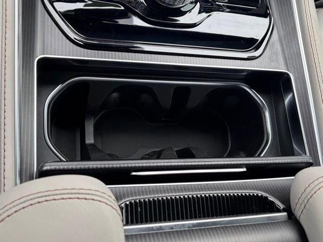 New 2026 Jeep Grand Wagoneer Summit image 24