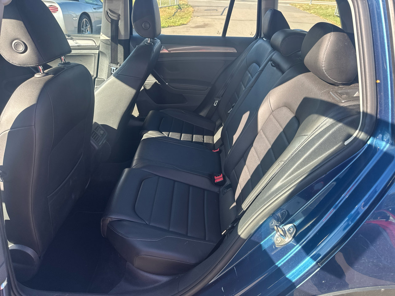 Used 2017 Volkswagen Golf Alltrack SEL image 11