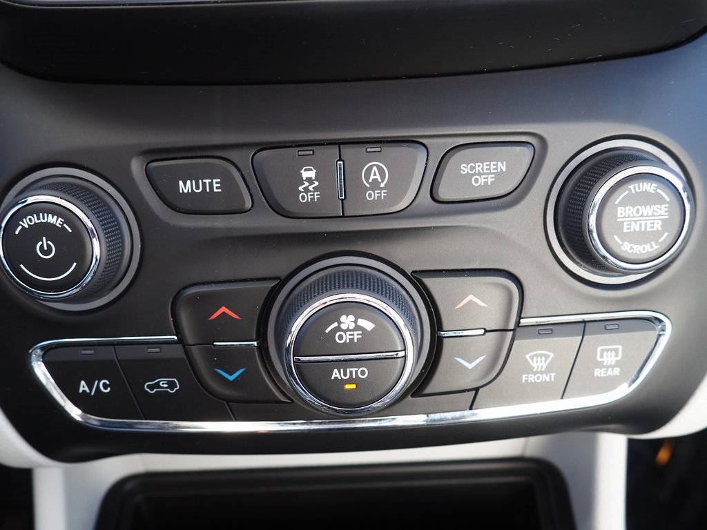 Used 2022 Jeep Cherokee Limited image 26