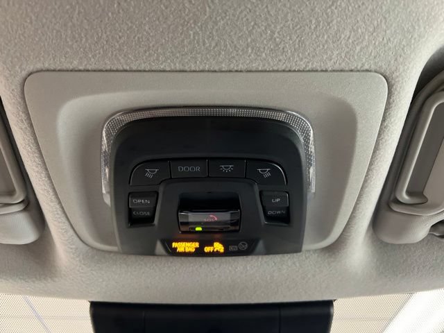 Used 2023 Toyota Corolla Cross XLE w/ Convenience Package FWD image 30