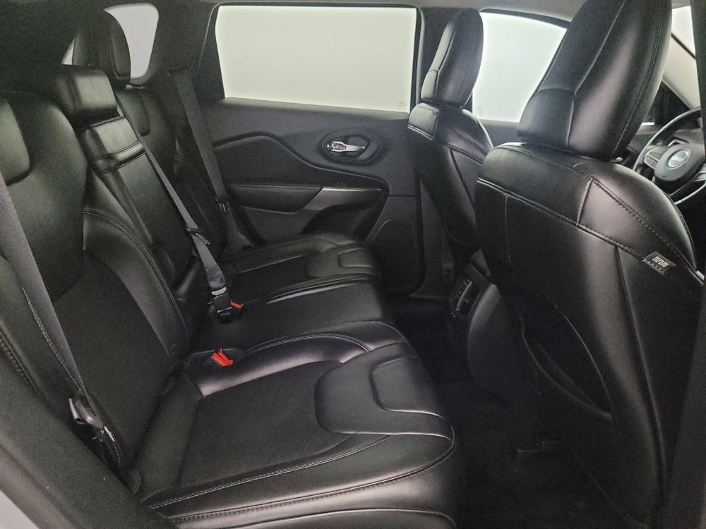 Used 2019 Jeep Cherokee Latitude Plus w/ Cold Weather Group image 19