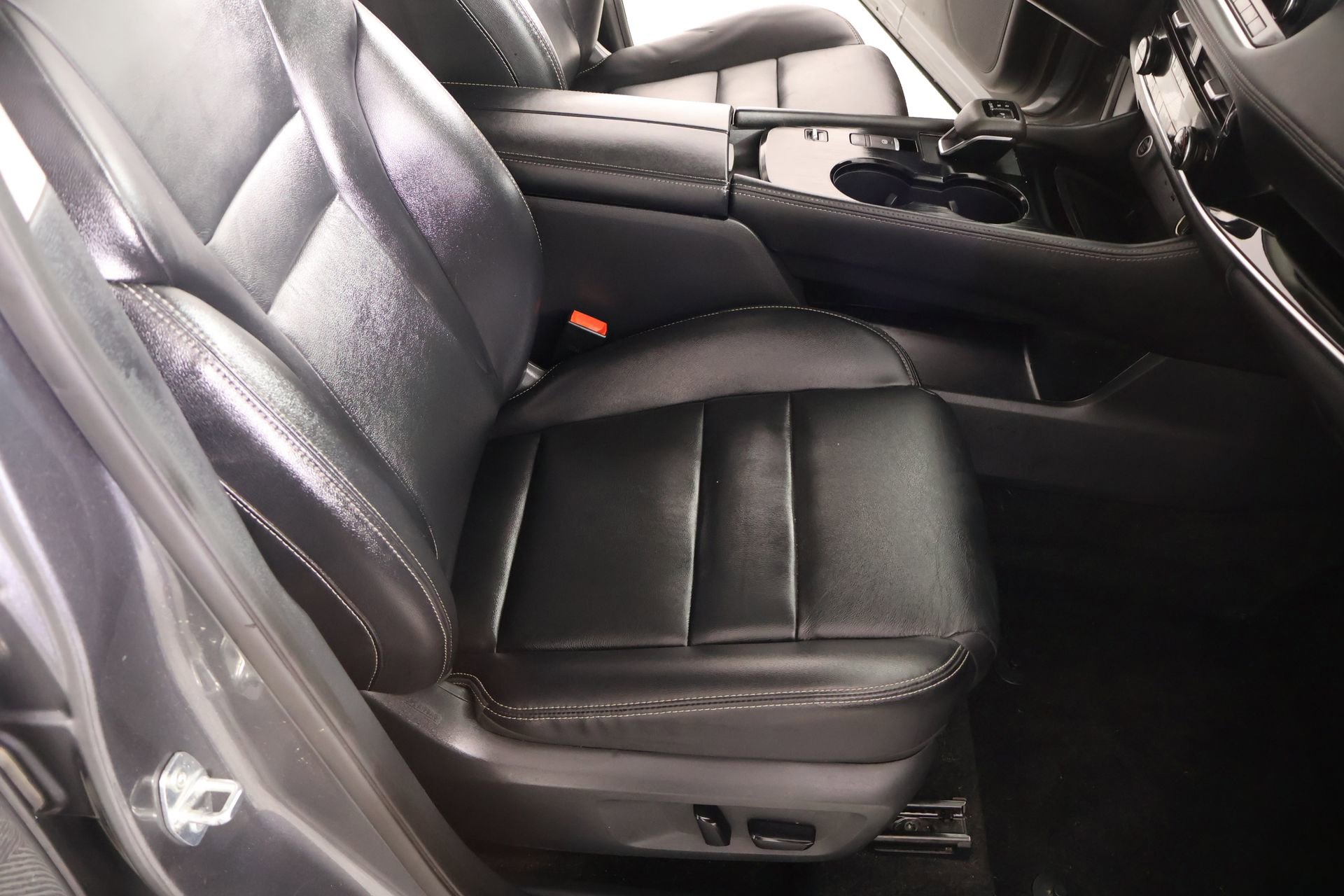 Used 2023 Nissan Rogue SL w/ SL Premium Package FWD image 14