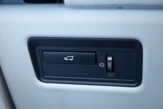 Used 2015 Land Rover Range Rover HSE image 48