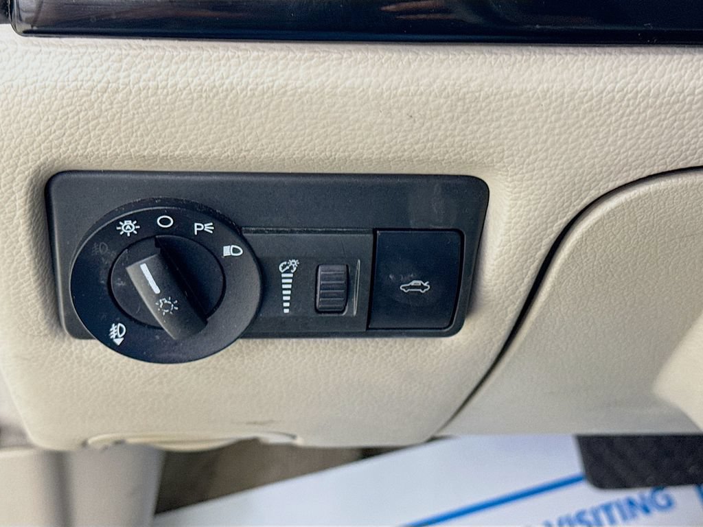 Used 2009 Ford Fusion SEL FWD image 11