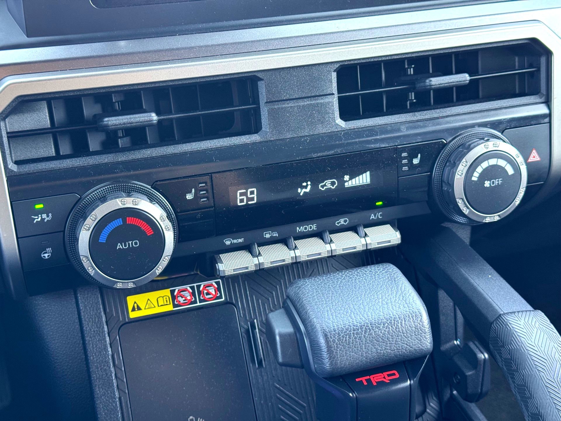 Used 2025 Toyota 4Runner TRD Off-Road image 32