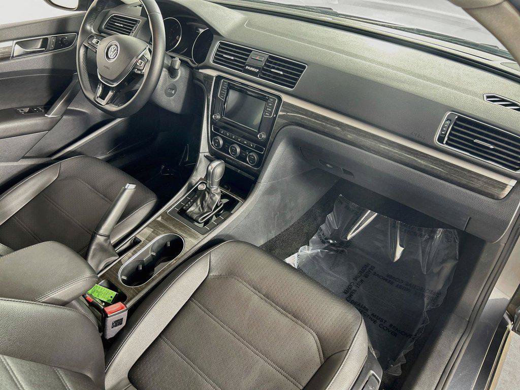 Used 2018 Volkswagen Passat 2.0T SE FWD image 29