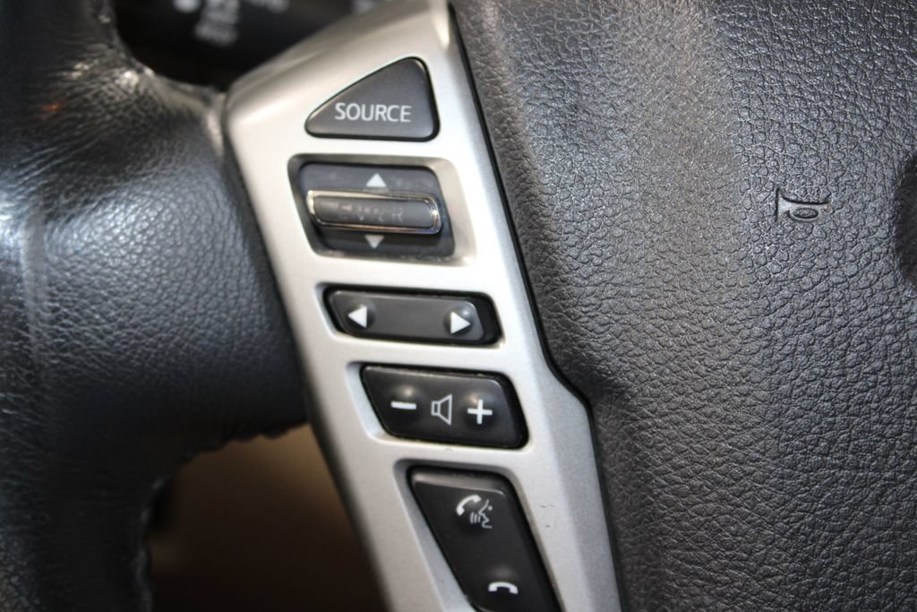 Used 2017 Nissan Titan SL RWD image 36