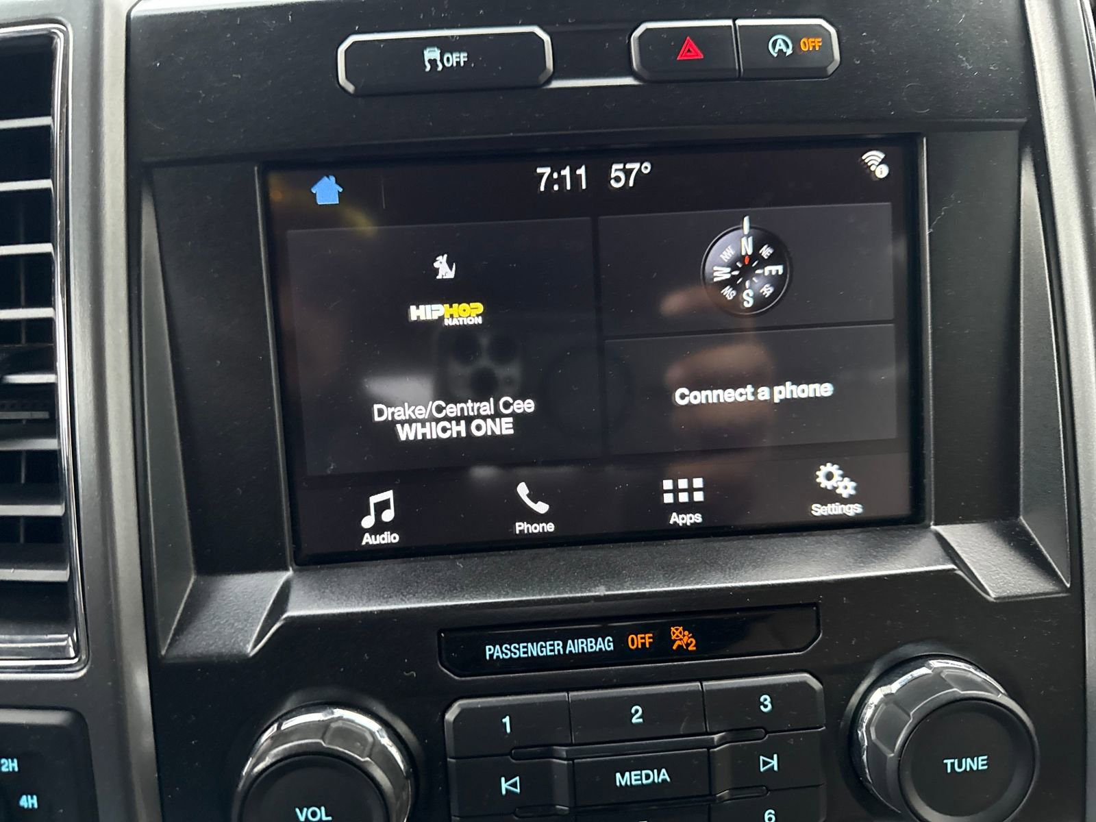 Used 2017 Ford F150 XLT w/ Equipment Group 302A Luxury image 19