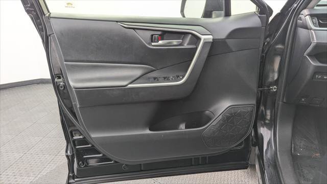 Used 2019 Toyota RAV4 XLE w/ Convenience Package image 13