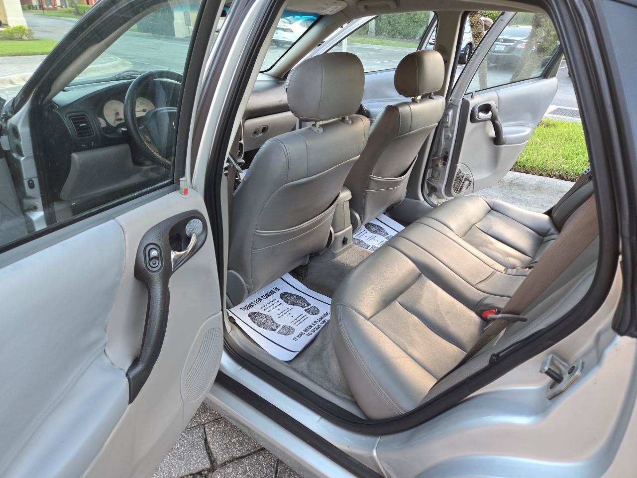 Used 2005 Saturn L-Series L300 FWD image 29
