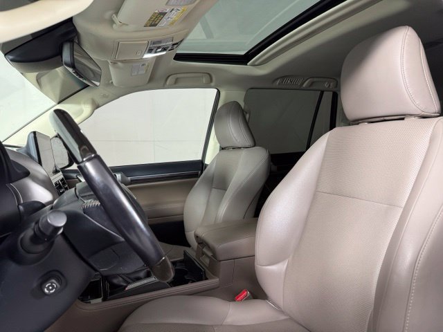 Used 2022 Lexus GX 460 Premium w/ Premium Package AWD/4WD image 5