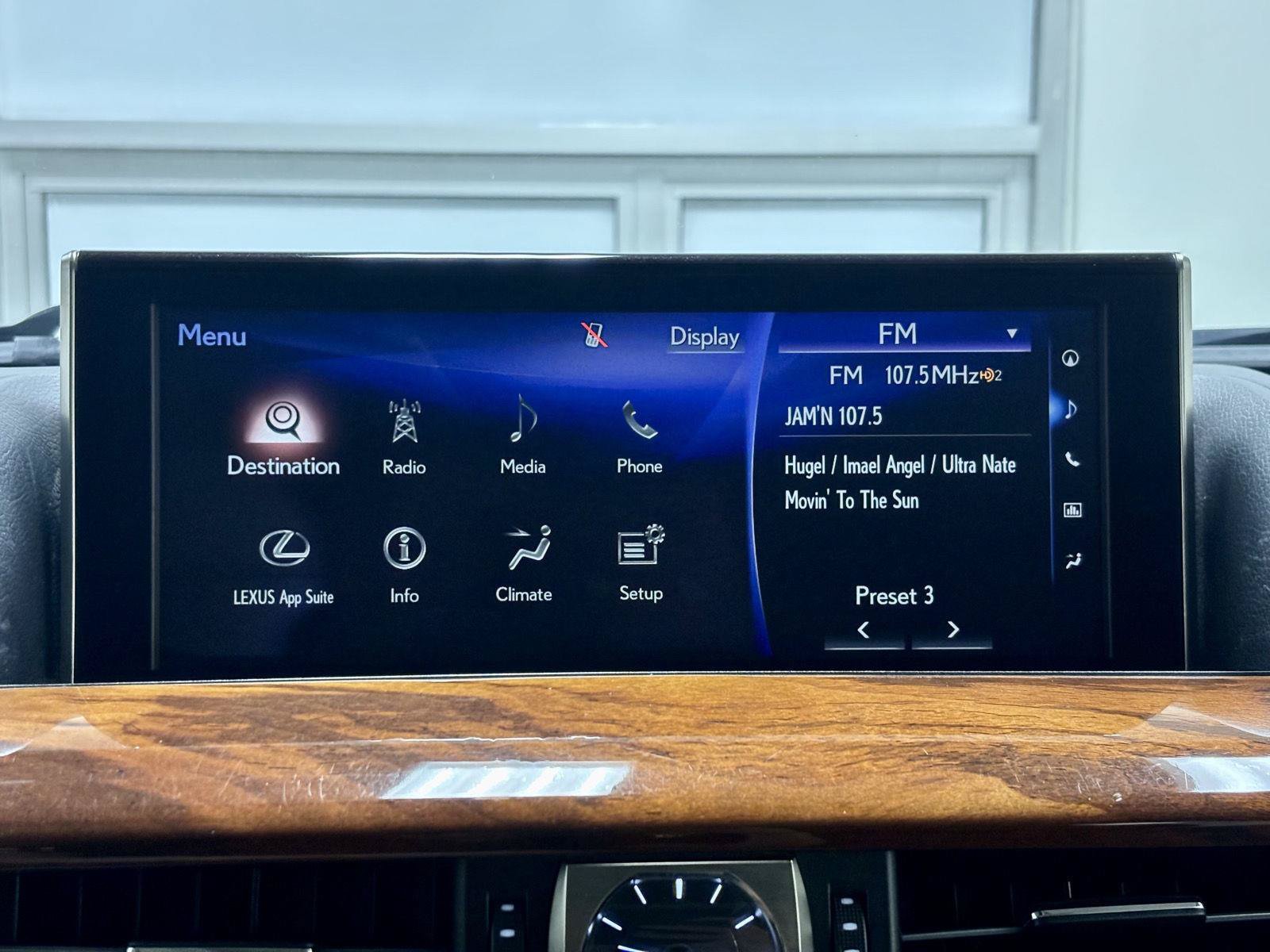 Used 2018 Lexus LX 570 4WD w/ Luxury Package image 42