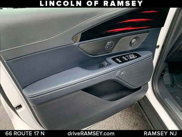 Used 2024 Lincoln Nautilus Reserve w/ Equipment Group 202A image 12