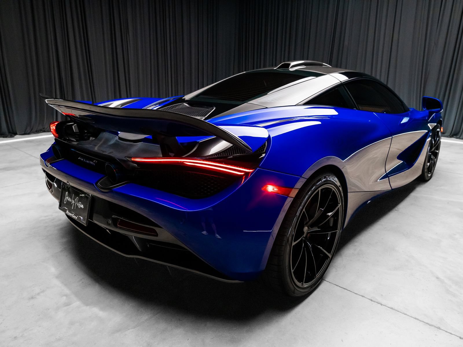 Used 2018 McLaren 720S Luxury RWD image 17