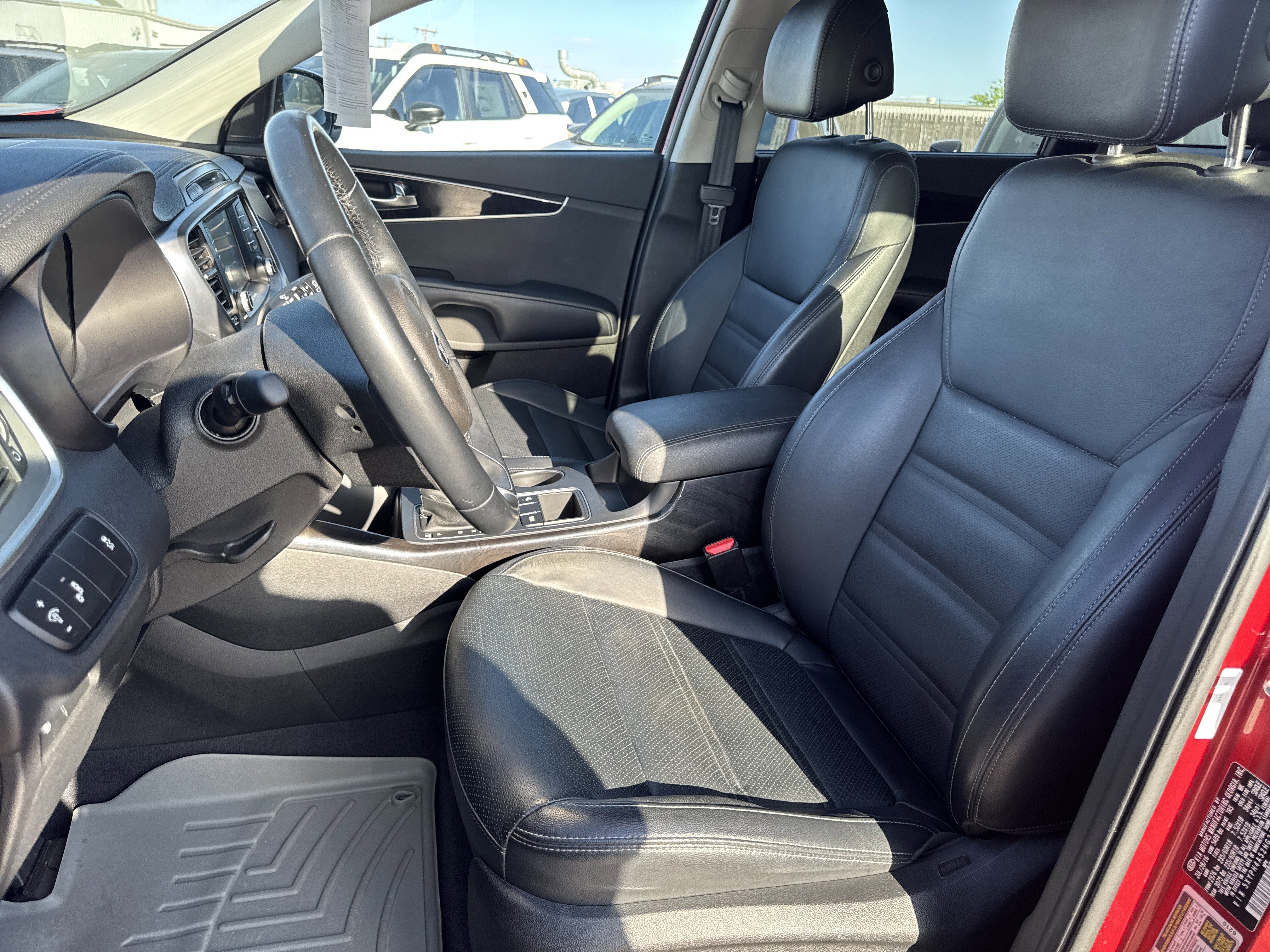 Used 2017 Kia Sorento EX image 26