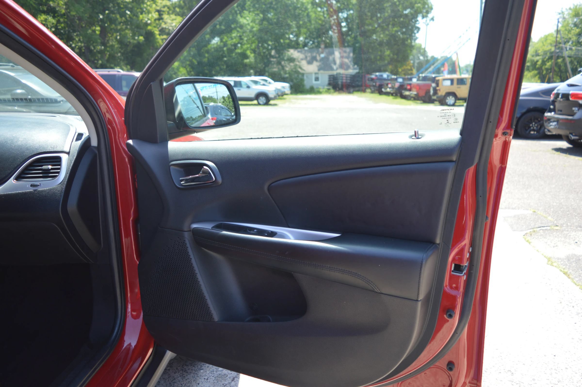 Used 2016 Dodge Journey SXT FWD image 29