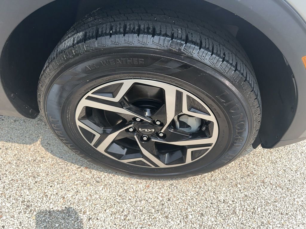 Used 2023 Kia Sportage LX image 18
