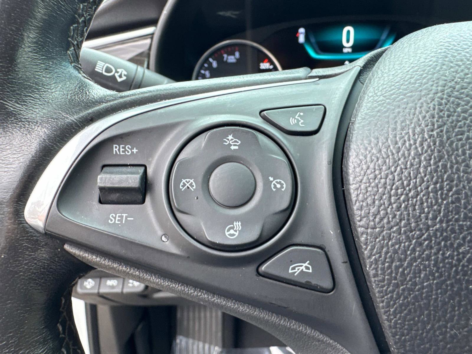 Used 2019 Buick Envision Premium w/ Driver Confidence Package image 31