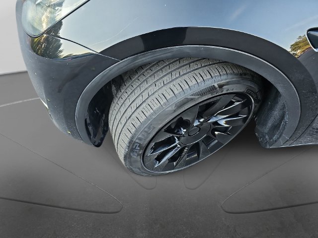 Used 2023 Tesla Model Y Long Range AWD/4WD image 32