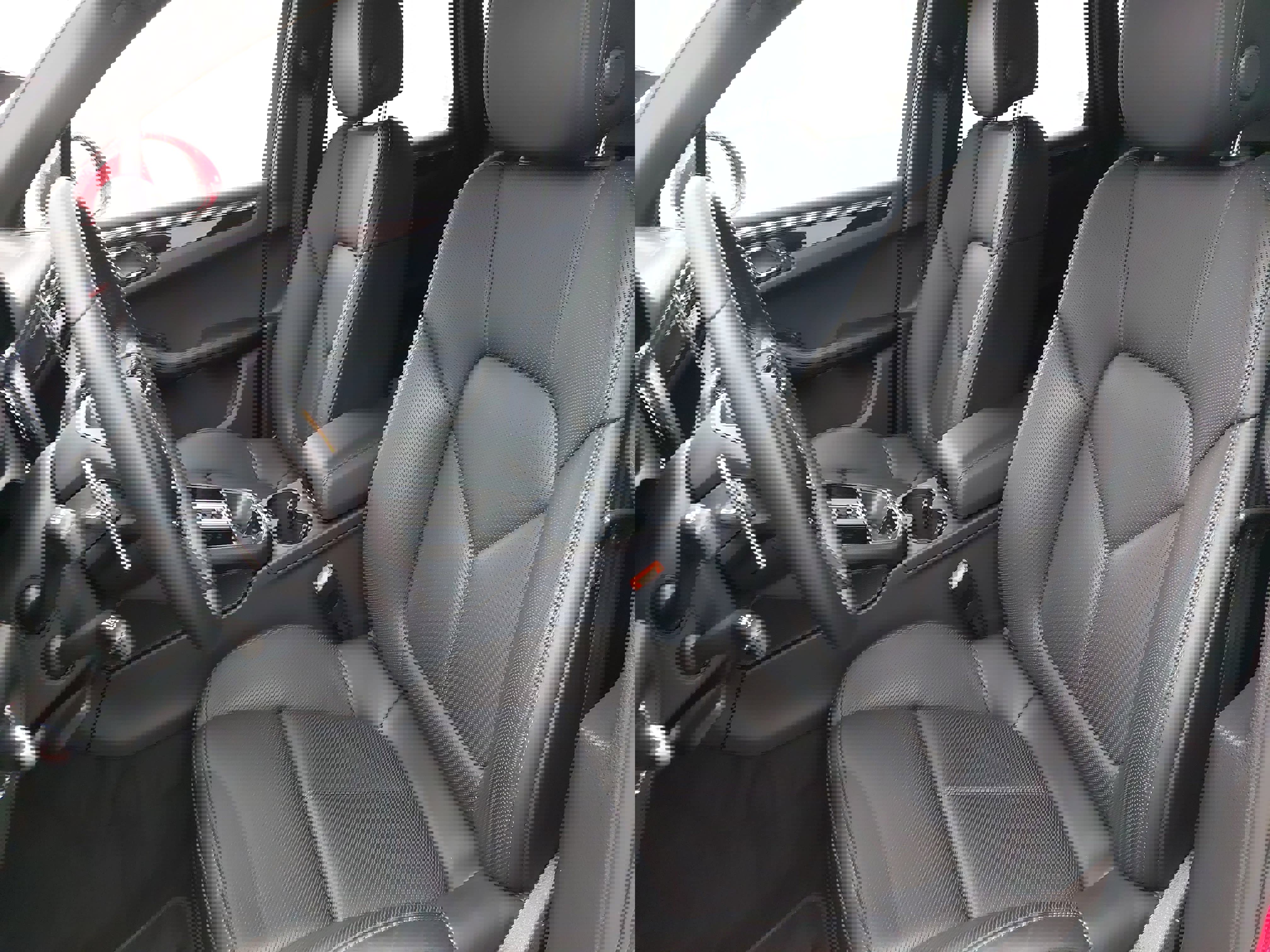 Certified 2025 Porsche Macan image 17