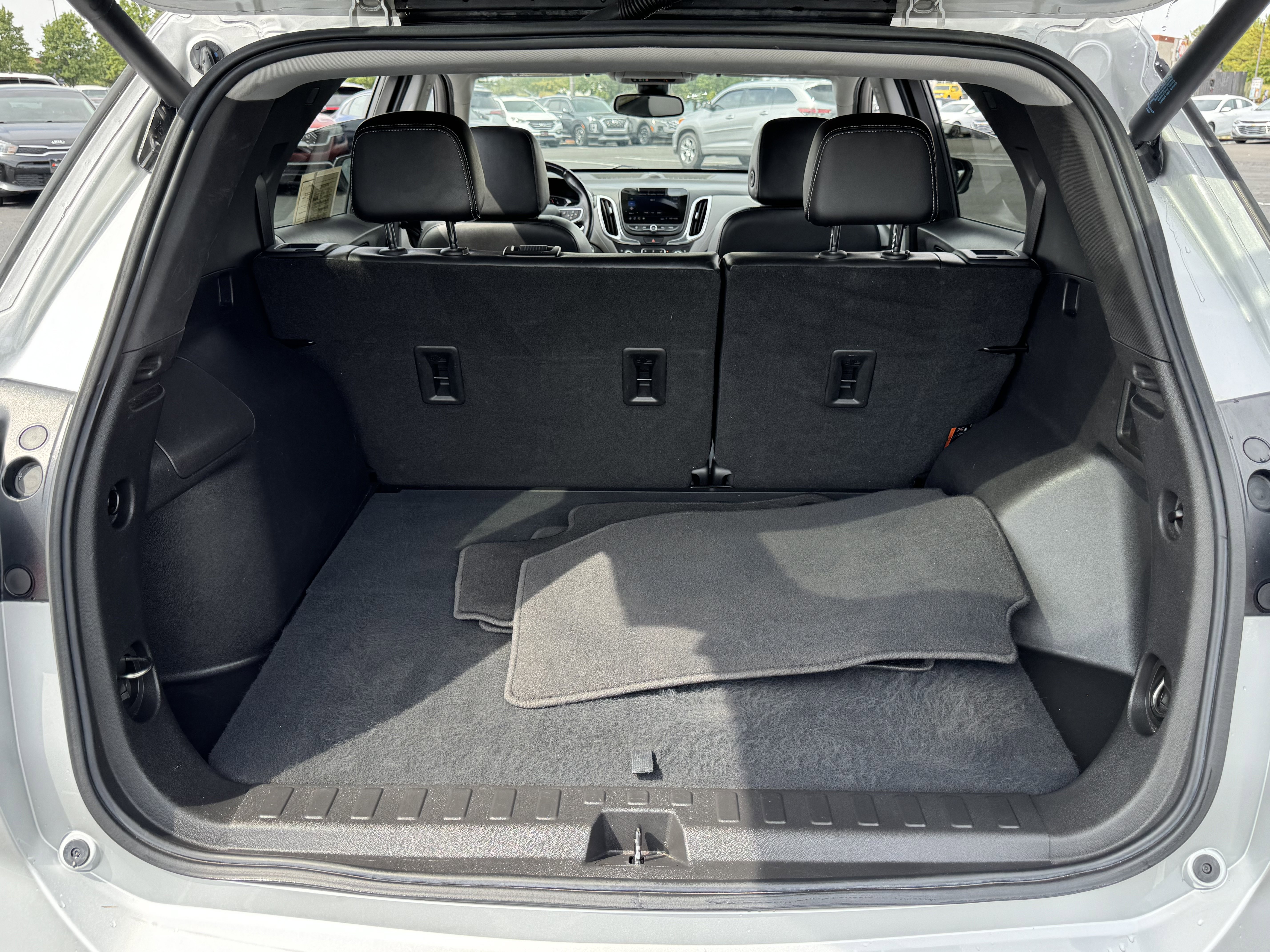 Used 2021 Chevrolet Equinox Premier image 13