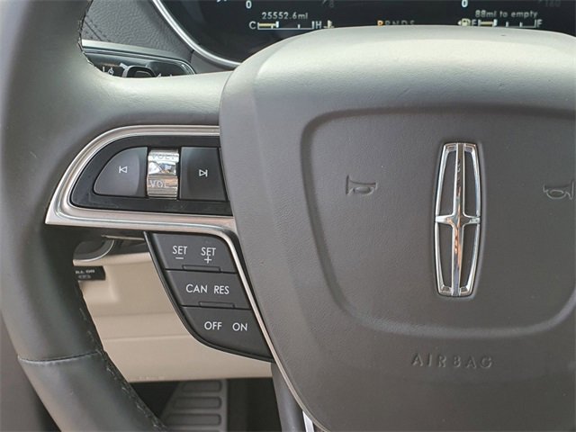 Used 2019 Lincoln Nautilus Select image 25