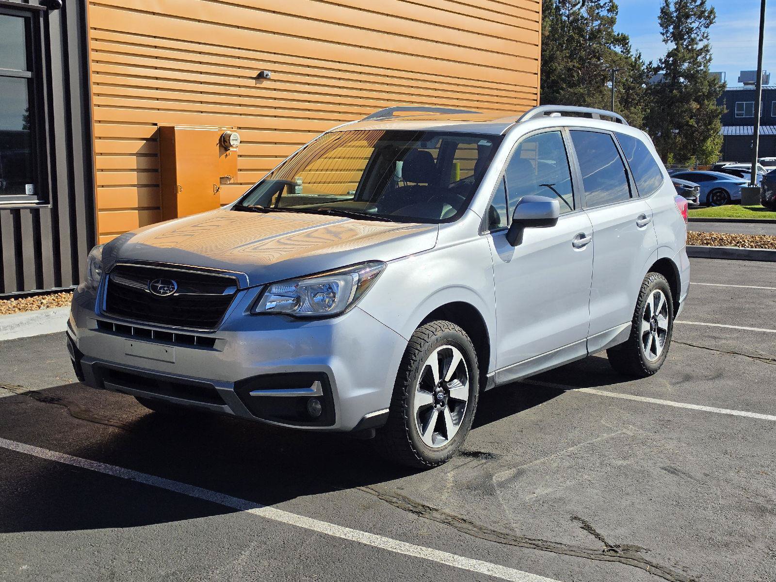 Used 2017 Subaru Forester 2.5i Premium AWD/4WD image 1