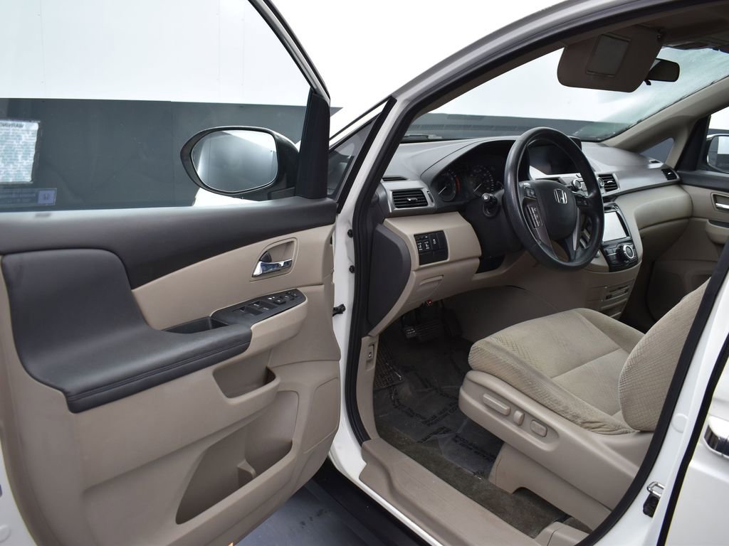 Used 2017 Honda Odyssey SE image 7