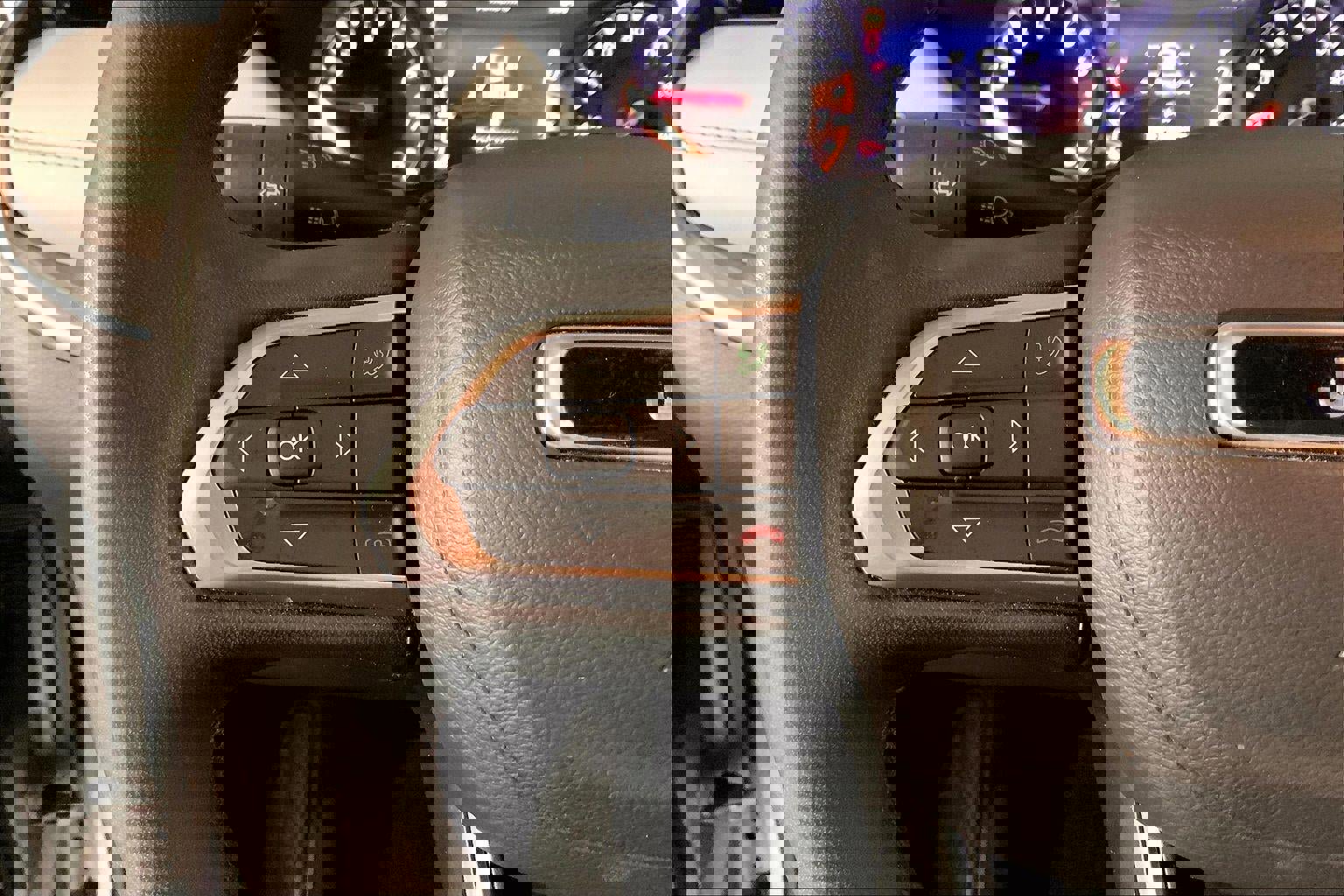 Used 2025 Jeep Compass Limited image 18